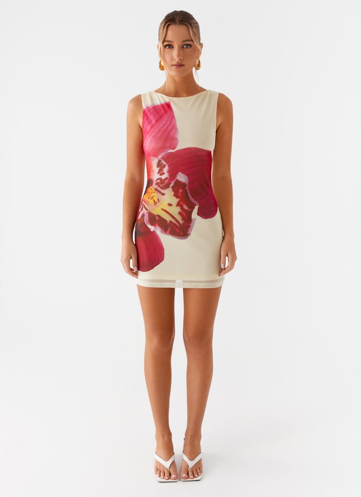 Minikleid mit Blumenmuster – Sommerliche Eleganz trifft auf moderne Sinnlichkeit - Miraee Paris