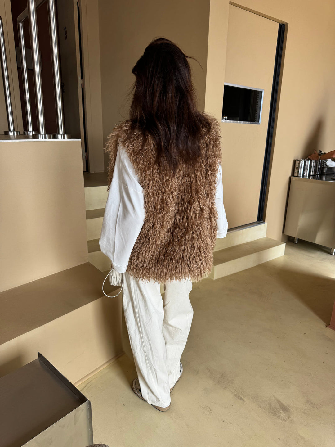 Miraée Paris Oversized Faux Fur Weste – Schwarze Statement Weste für Damen