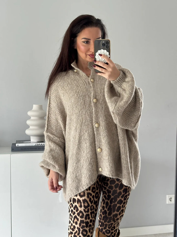 Oversize Damen Cardigan aus weicher Wollmischung – Strickjacke mit Knopfleiste