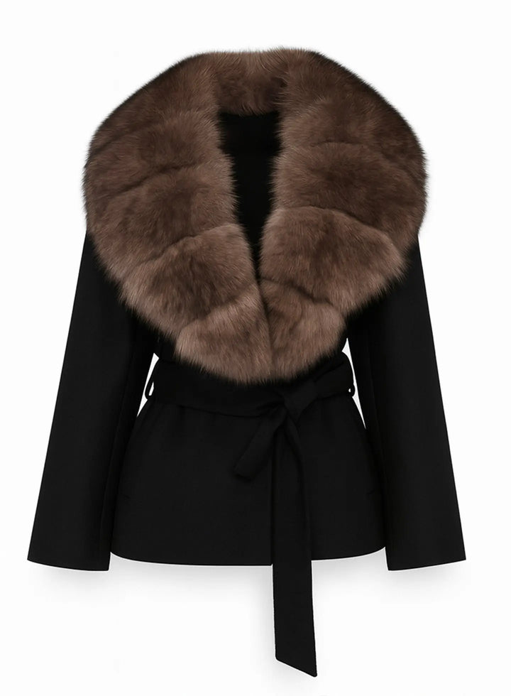 Luxuriöse Damenjacke mit echtem Fuchspelzkragen – schwarze Wolljacke mit Bindegürtel | Miraee Paris