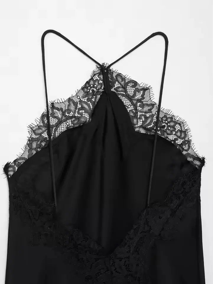 Elegantes Satin Slip Dress in Schwarz mit feiner Spitzenverzierung | Miraee Paris