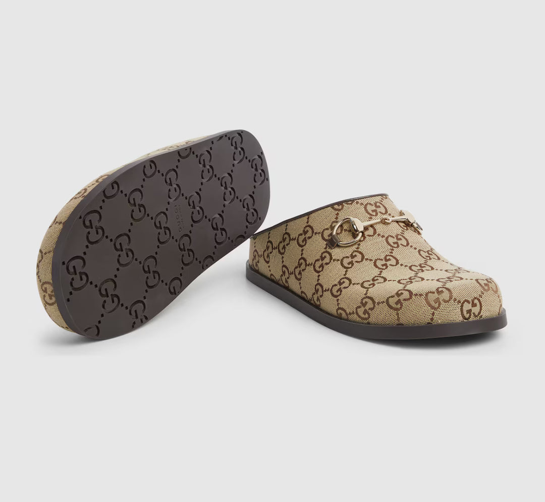 Elegante Slipper mit Metall-Detail