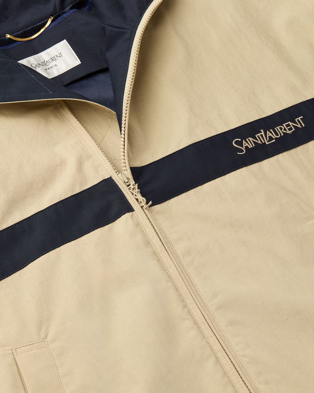 Victoria Track Jacket – Sportlich-elegante Damen-Jacke in Beige & Navy | Miraee Paris
