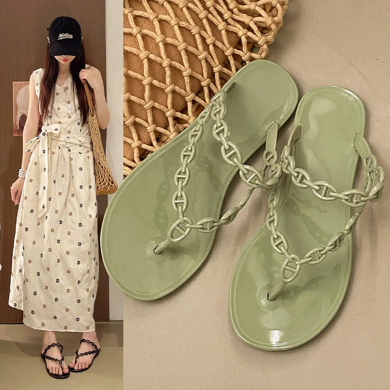 Anti-Slip Flat Sandals Women's Outdoor Beach Slippers Crystal Rhinestone Thong Slippers PVC Material Comfortable Casual Shoes