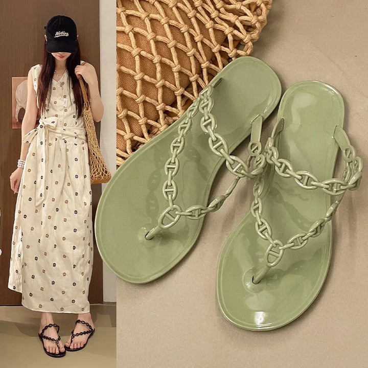 Anti-Slip Flat Sandals Women's Outdoor Beach Slippers Crystal Rhinestone Thong Slippers PVC Material Comfortable Casual Shoes