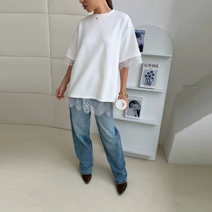 Éliane Lace Tee – Lässiges Patchwork‑T‑Shirt mit Spitzendetails