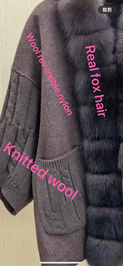 SIENNA Cardigan mit Zopfmuster, aufgesetzter Tasche und voluminösem Besatz, Detailansicht