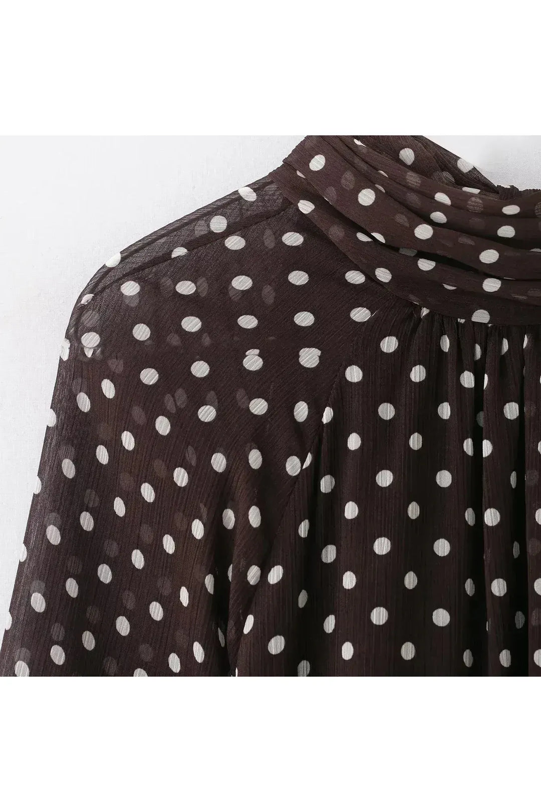 Camille Chic Blouse – Polka Dot Bluse mit Schleifen-Detail