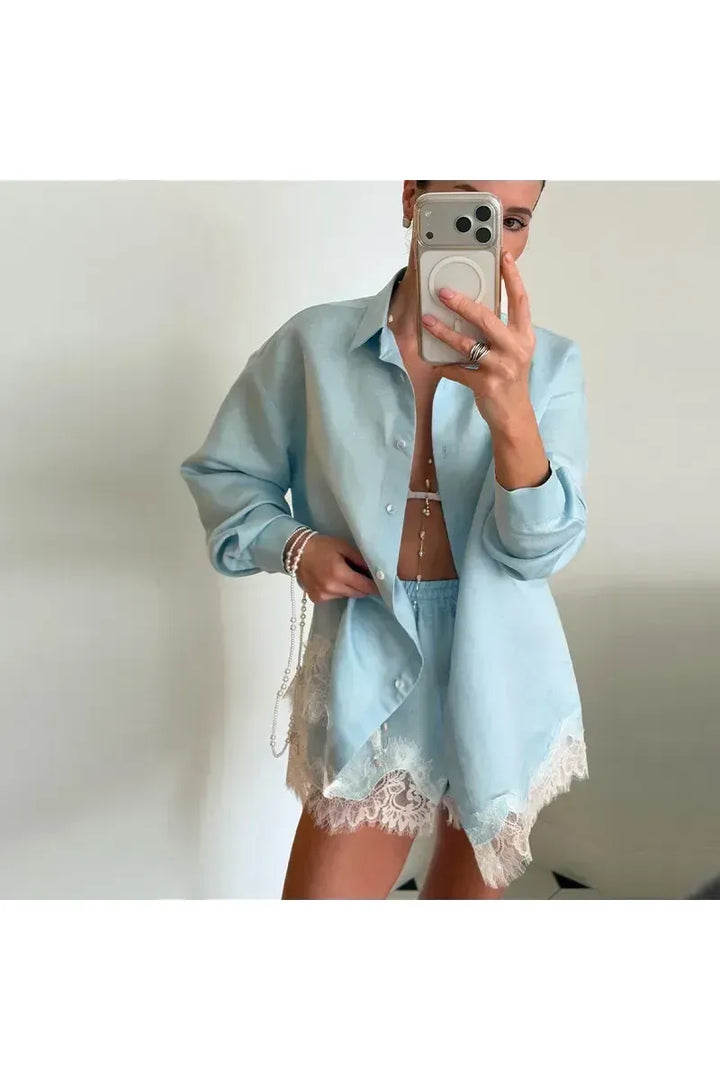 Lucienne Chic Set – Elegante Bluse & Shorts mit Spitzen-Details