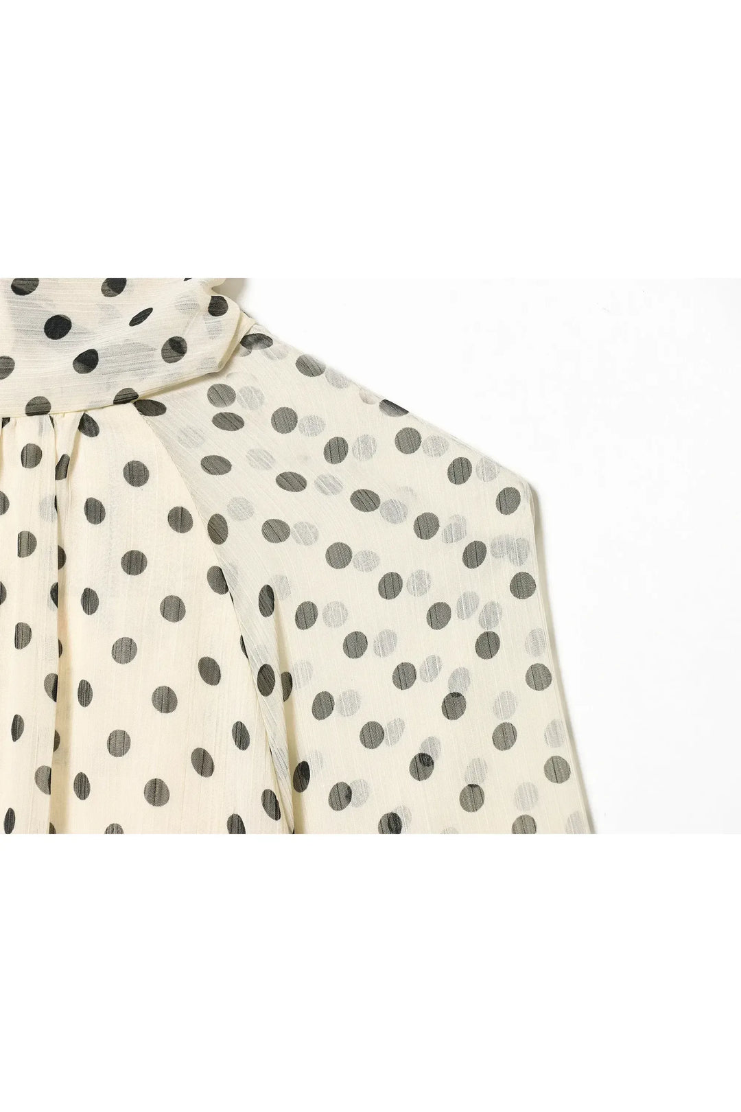 Camille Chic Blouse – Polka Dot Bluse mit Schleifen-Detail