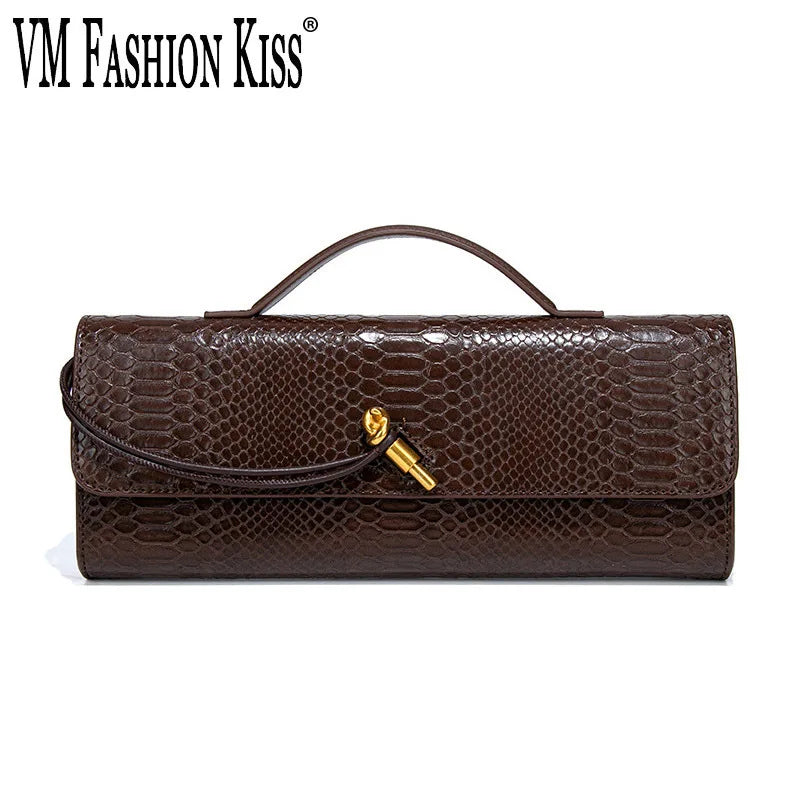 SERENA – Edle Baguette Bag in exotischer Python-Optik