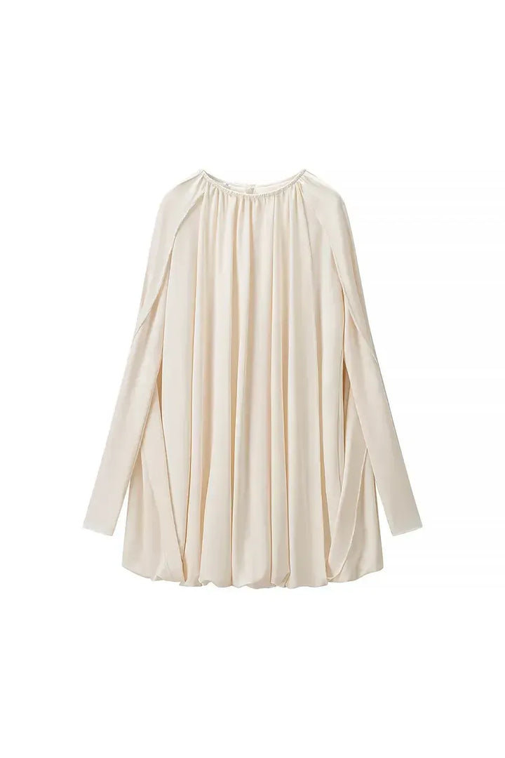 LIVIA – Elegantes Plissee-Cape-Kleid