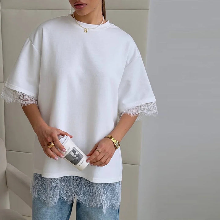 Éliane Lace Tee – Lässiges Patchwork‑T‑Shirt mit Spitzendetails