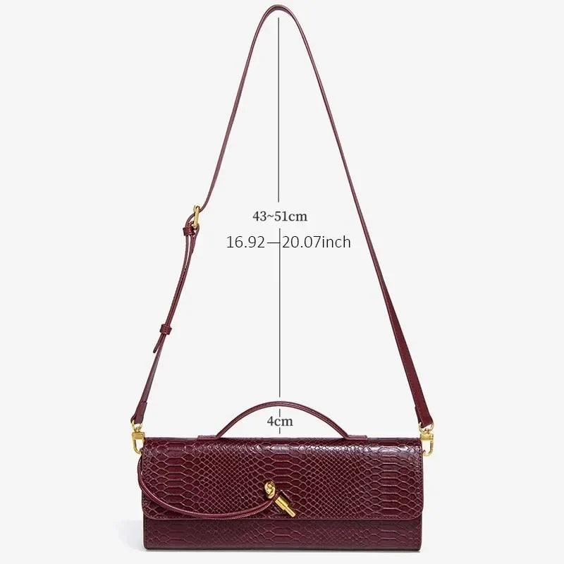 SERENA – Edle Baguette Bag in exotischer Python-Optik
