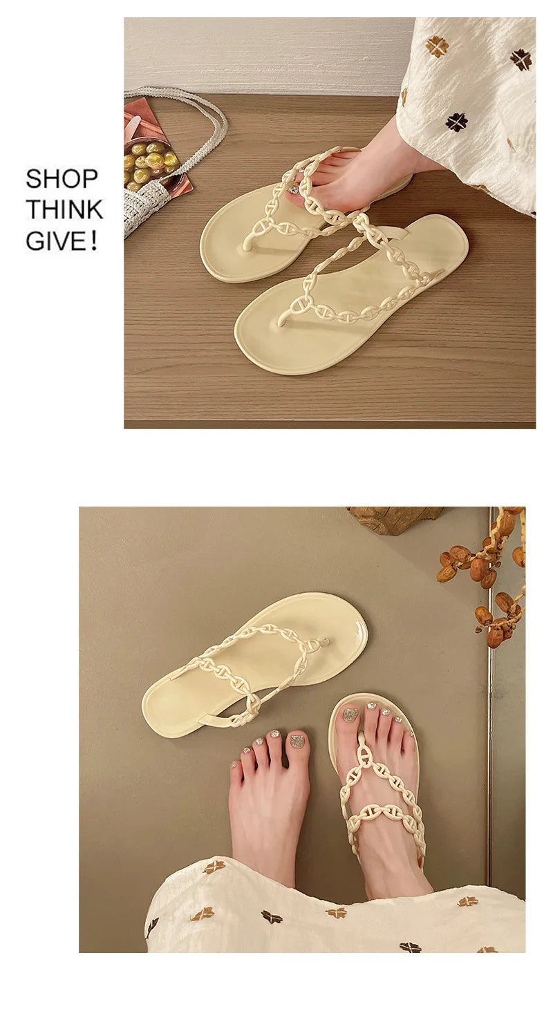 Anti-Slip Flat Sandals Women's Outdoor Beach Slippers Crystal Rhinestone Thong Slippers PVC Material Comfortable Casual Shoes