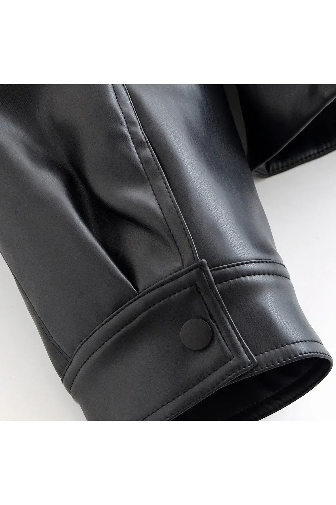 AMARA Vintage Damen Trenchcoat – Schwarze Kunstleder Jacke mit Gürtel