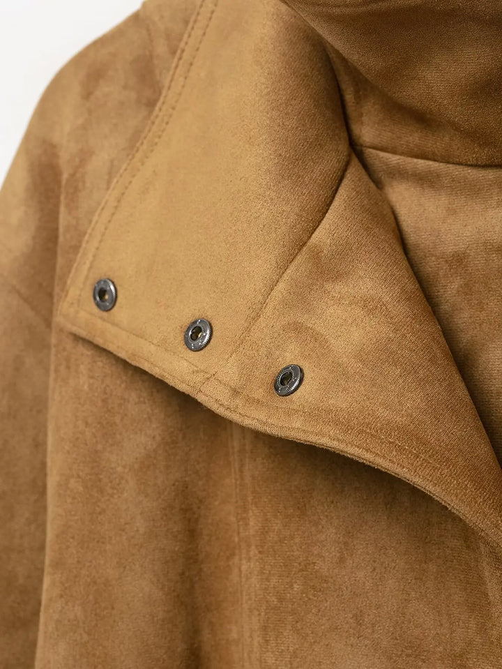 VALÉRIE – Eleganter Mantel in Veloursoptik mit Gürtel – Produktansicht 3 | MIRAÉE PARIS