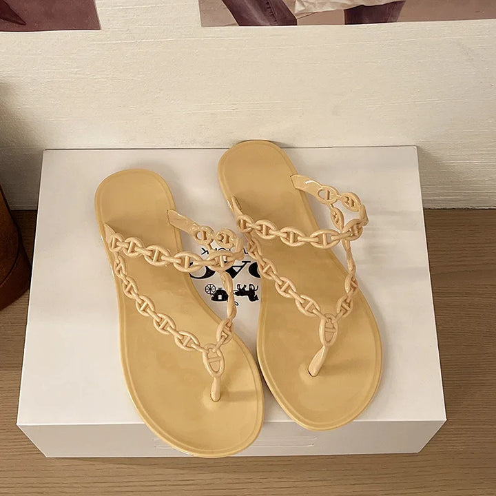 Anti-Slip Flat Sandals Women's Outdoor Beach Slippers Crystal Rhinestone Thong Slippers PVC Material Comfortable Casual Shoes