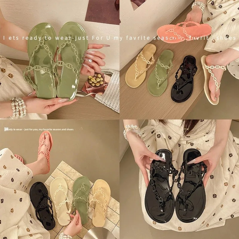Anti-Slip Flat Sandals Women's Outdoor Beach Slippers Crystal Rhinestone Thong Slippers PVC Material Comfortable Casual Shoes