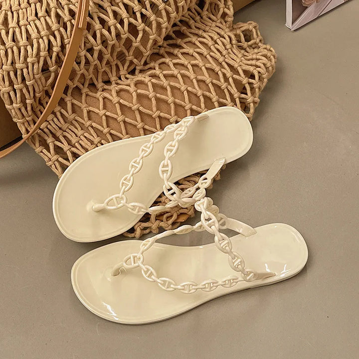 Anti-Slip Flat Sandals Women's Outdoor Beach Slippers Crystal Rhinestone Thong Slippers PVC Material Comfortable Casual Shoes