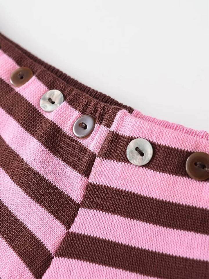 Clémence Strick-Zweiteiler – Gestreiftes Top & Shorts