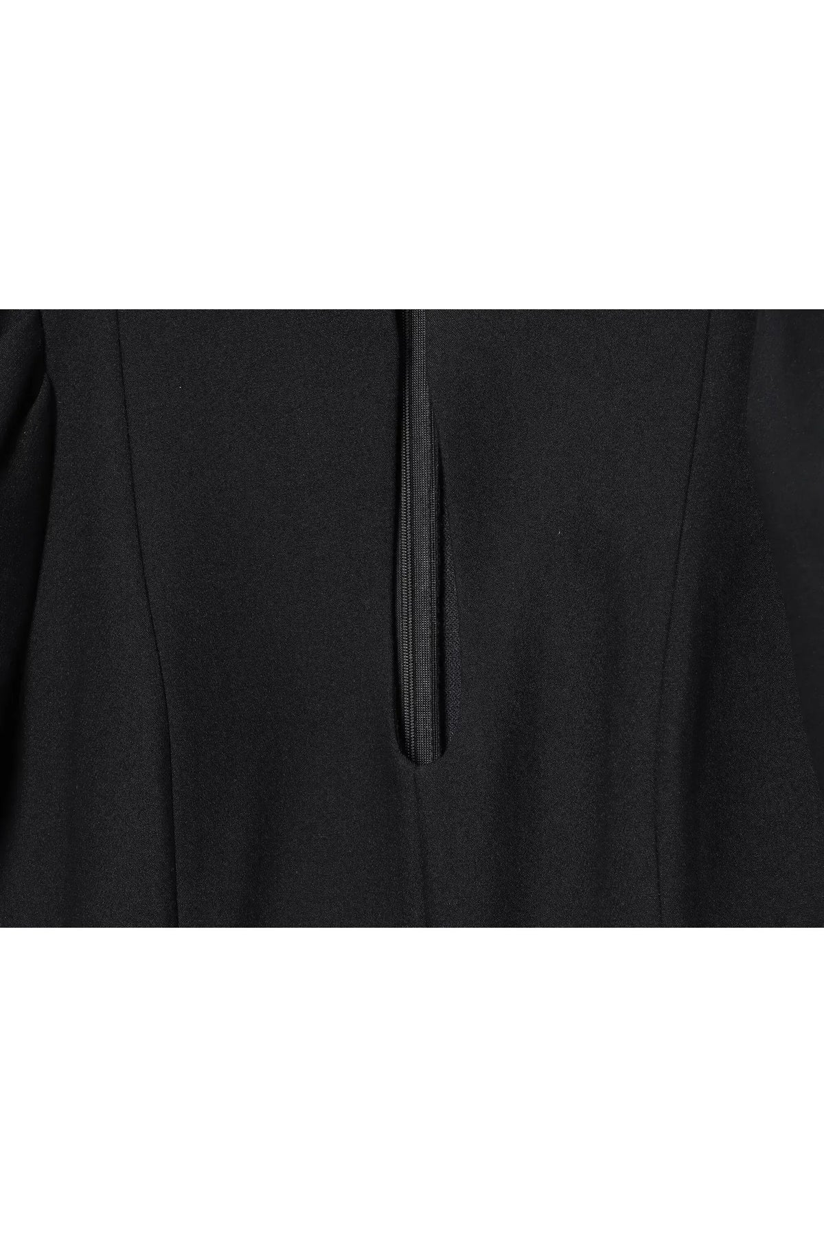 AURÉLIE – Feminines Kurzkleid mit Puffärmeln – Produktansicht 5 | MIRAÉE PARIS
