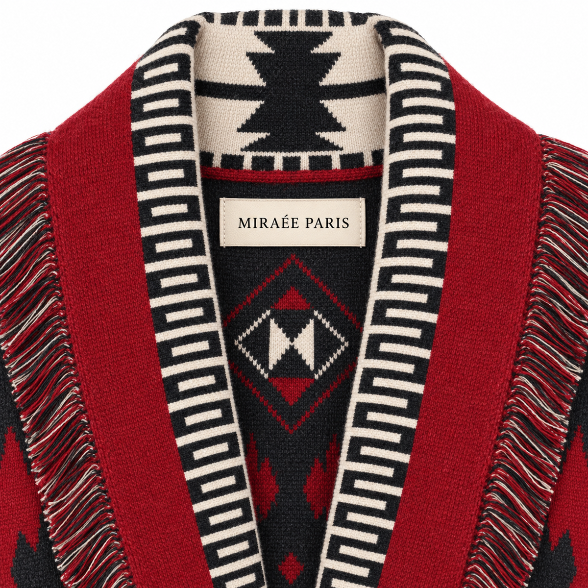 AMARA Strickcardigan Rot – Innenansicht mit MIRAÉE PARIS Label