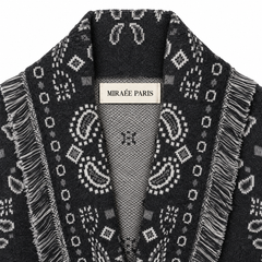 AMARA Strickcardigan Schwarz – Innenansicht mit MIRAÉE PARIS Label