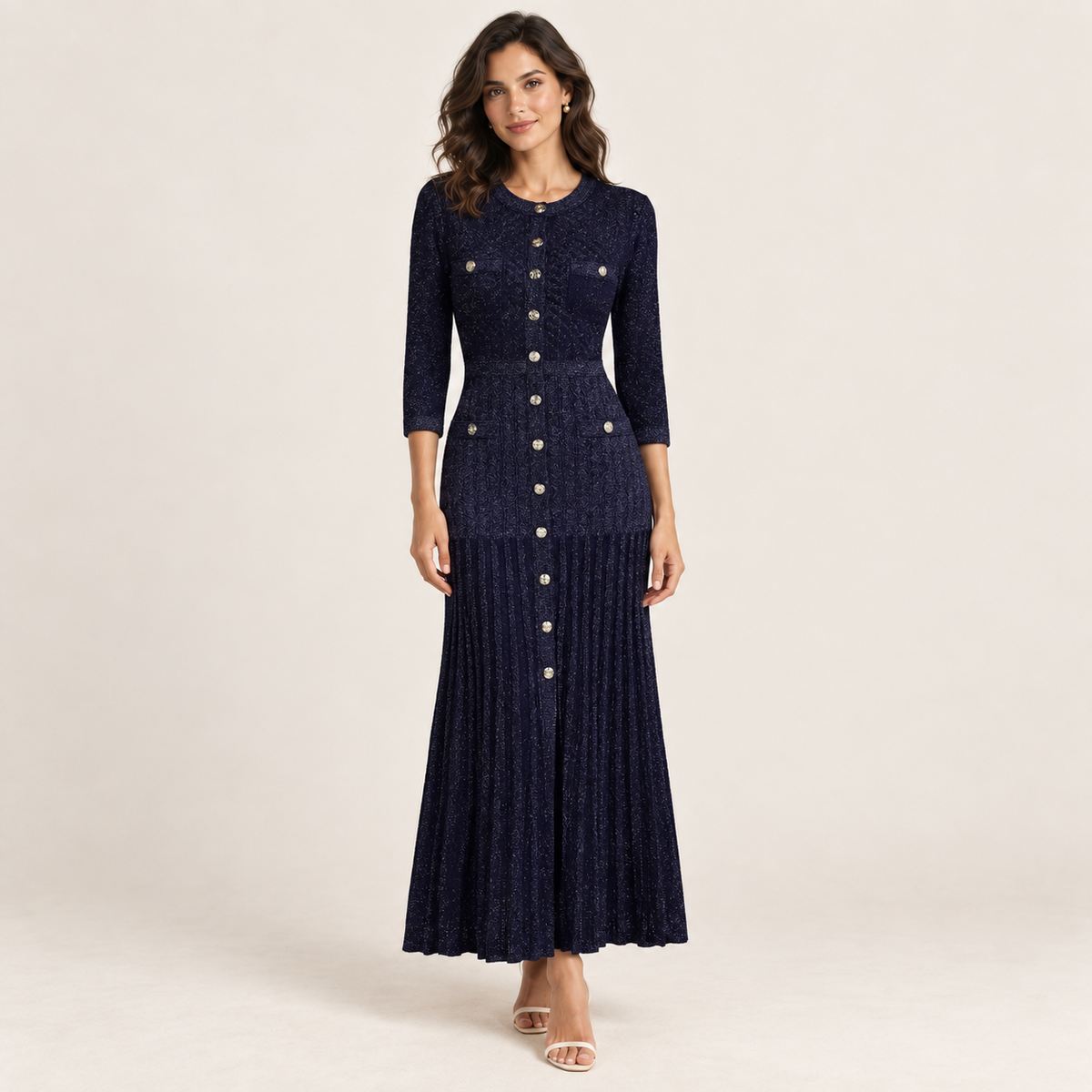 Amélie Damenkleid – strukturierte Passform am Model