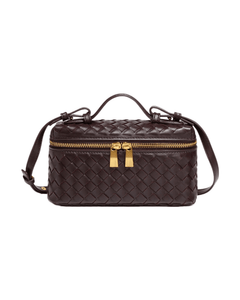 MIRAEE-UNIFORM-2026 | AURELIA – Luxuriöse Ledertasche mit Flechtdesign – dunkelbraun – freigestellte Produktansicht auf weißem Hintergrund