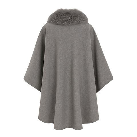 AURELIE - Cape mit abnehmbaren Kunstpelzkragen von Miraee Paris, elegantes graues Design mit weich gefüttertem Kragen.