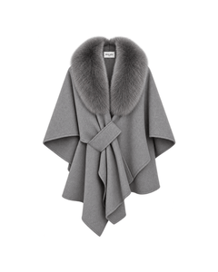 MIRAEE-UNIFORM-2026 | AURELIE – Damen-Cape mit abnehmbarem Kunstfellkragen – Grau – freigestellte Produktansicht auf weißem Hintergrund