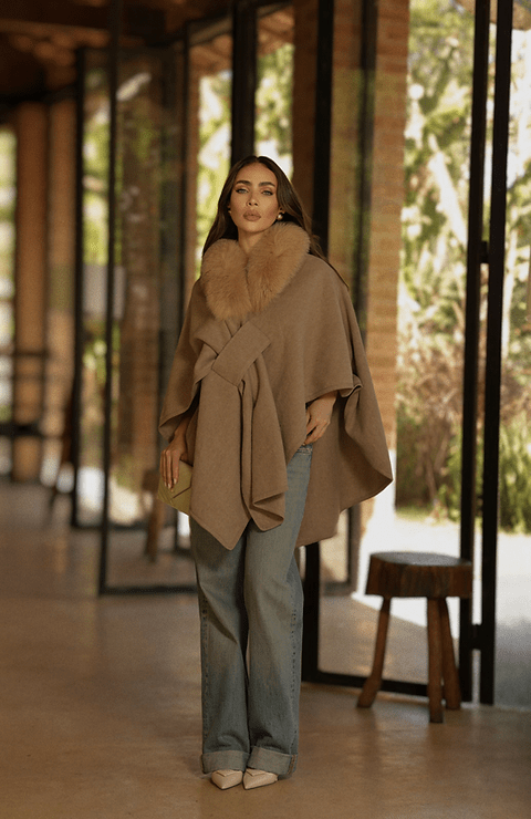 AURELIE - Cape mit abnehmbaren Kunstpelzkragen - Miraee Paris