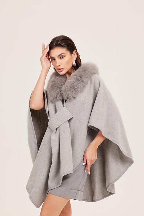 AURELIE - Cape mit abnehmbaren Kunstpelzkragen - Miraee Paris