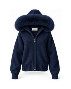 MIRAEE-UNIFORM-2026 | BELAMY – Damen-Kapuzenpullover mit Kunstfellbesatz – Dunkelblau – freigestellte Produktansicht auf weißem Hintergrund