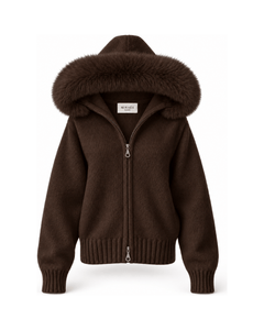 MIRAEE-UNIFORM-2026 | BELAMY – Damen-Kapuzenpullover mit Kunstfellbesatz – Dunkelbraun – freigestellte Produktansicht auf weißem Hintergrund
