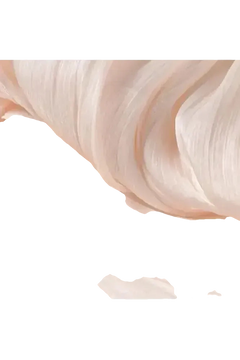Detailaufnahme von elegantem Plisseestoff in Rosé für das Éloïse Plissee Kleid, hochwertige Damenmode.