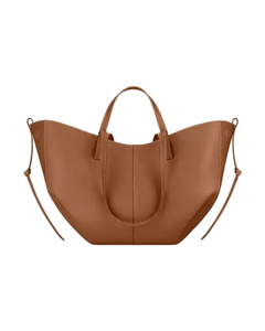 MIRAEE-UNIFORM-2026 | CAMILLE – Französische Plissé Schultertasche Y2K – Cognac – freigestellte Produktansicht auf weißem Hintergrund