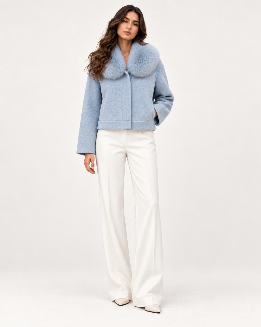CELESTE Wolljacke in Himmelblau – Modelansicht vorne