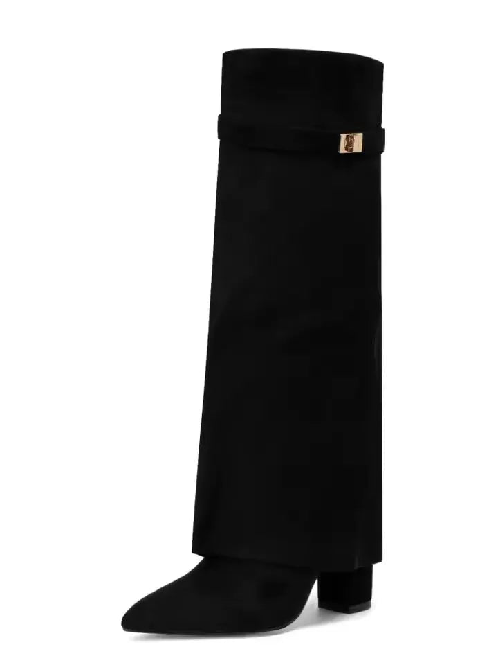Eleganter Overknee - Stiefel mit Logo - Detail - Miraee Paris