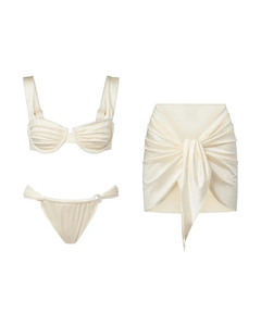 MIRAEE-UNIFORM-2026 | EMMA PEARL – Elegantes Bikini-Set mit Rock – Set – freigestellte Produktansicht auf weißem Hintergrund
