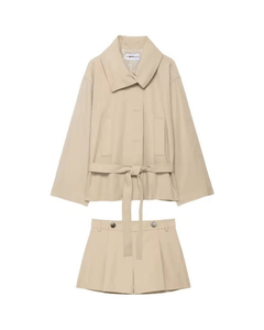 MIRAEE-UNIFORM-2026 | GRACE – Elegantes Damen-2-Teiler-Set für moderne Looks – freigestellte Produktansicht auf weißem Hintergrund