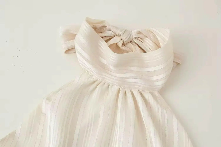 Lace Dream Dress – Zeitlose Eleganz mit verspieltem Twist.