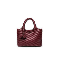 MIRAEE-UNIFORM-2026 | ISADORA – Handgewebte Crossbody Bag aus weichem PU-Leder – braun – freigestellte Produktansicht auf weißem Hintergrund
