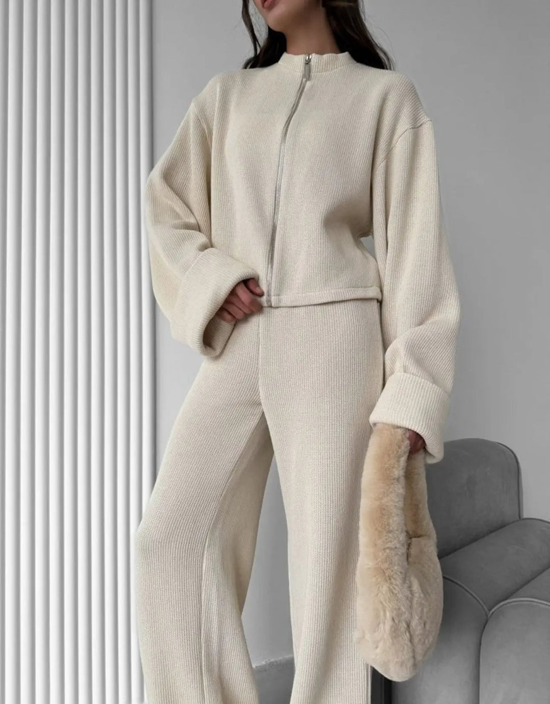 Knit Zip Set – Moderner Strick - Zweiteiler von Miraéeparis - Miraee Paris