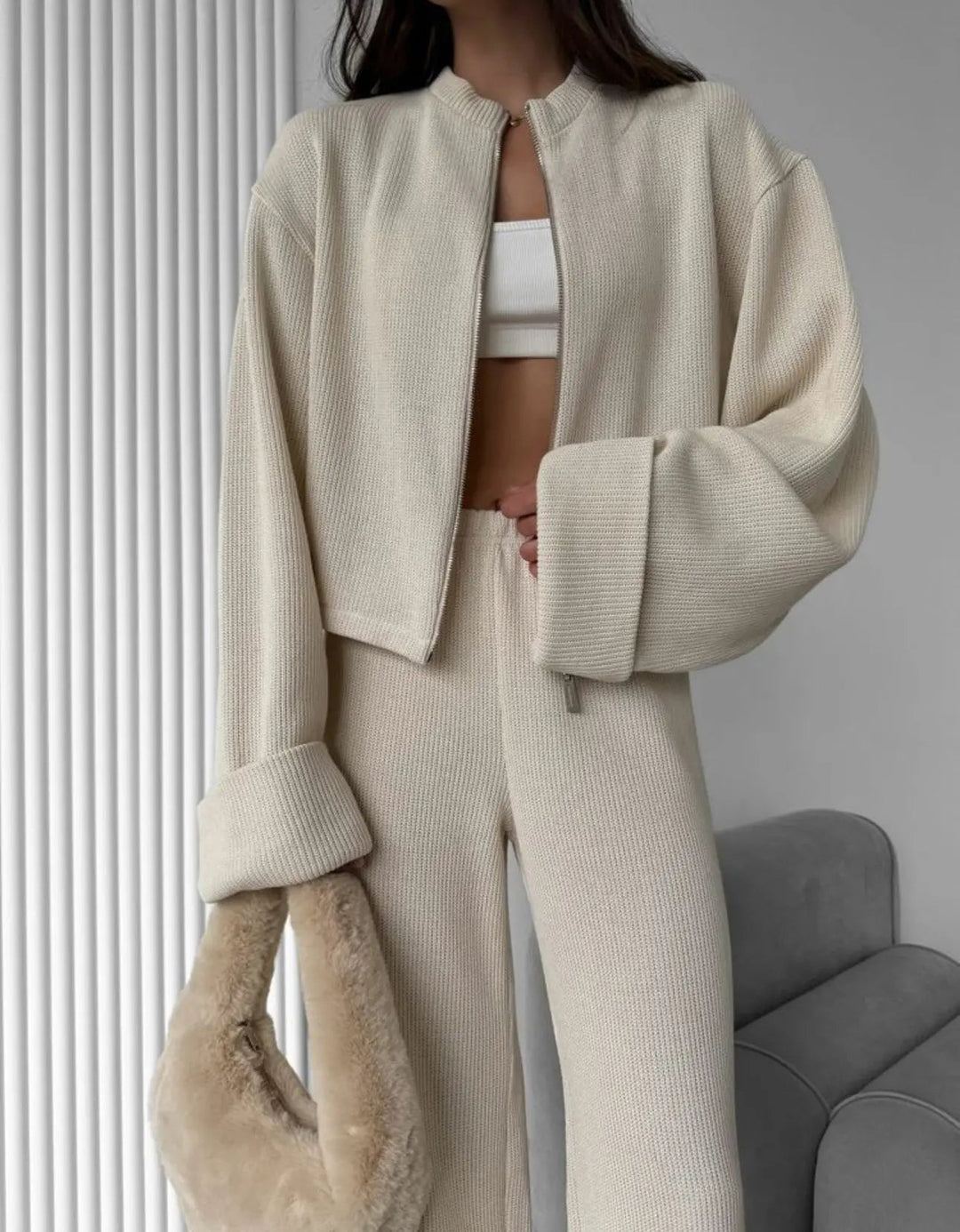 Knit Zip Set – Moderner Strick - Zweiteiler von Miraéeparis - Miraee Paris