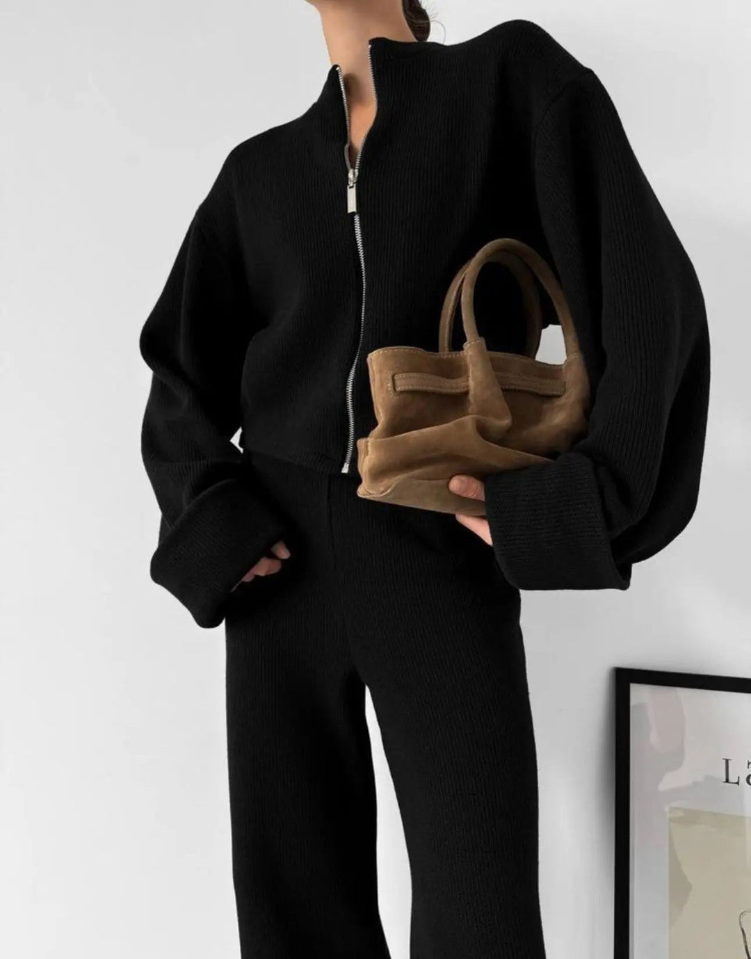 Knit Zip Set – Moderner Strick - Zweiteiler von Miraéeparis - Miraee Paris