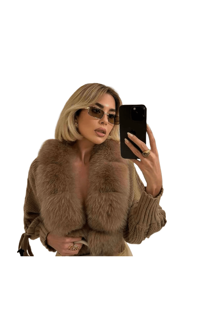 LUMINA – Winter Cardigan mit Kunstpelzkragen - Miraee Paris