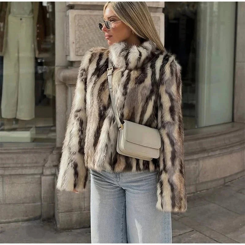 LUNA – Animal Print Kunstpelz-Stehkragenjacke - ZAYVI
