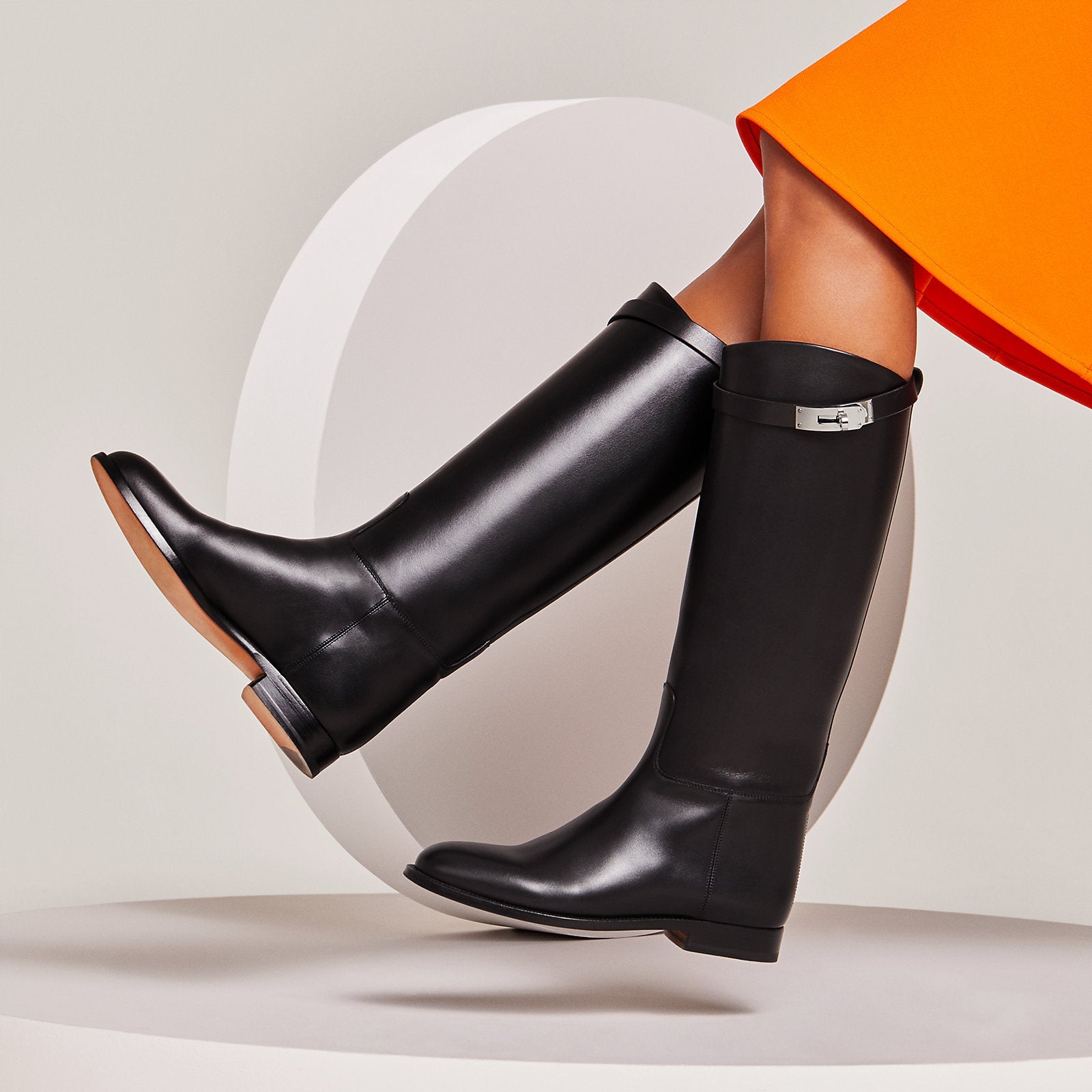 Luxuriöse Lederstiefel im eleganten Reitstil – Zeitloses Design - Miraee Paris